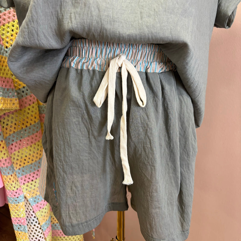 Ensemble Barcelona kaki