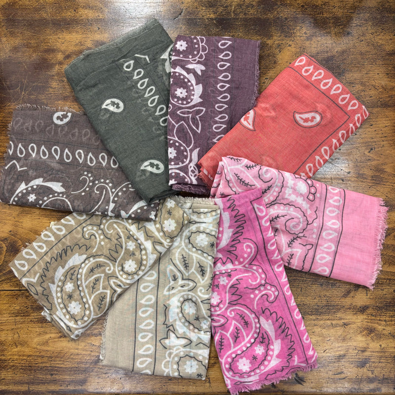 Foulard motif bandana